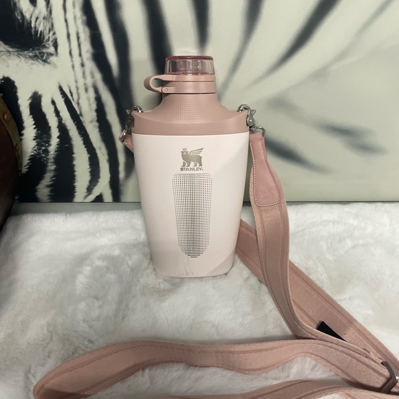 Stanley Pink and Cream Water Bottle - Picture 7 of 11